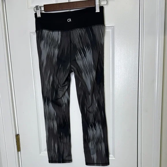 GAP Black and Gray Leggings with Dynamic Pattern - Picture 4 of 6